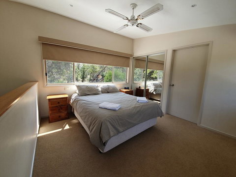 Waterfront Retreat At Wattle Point - Maitland Accommodation 3