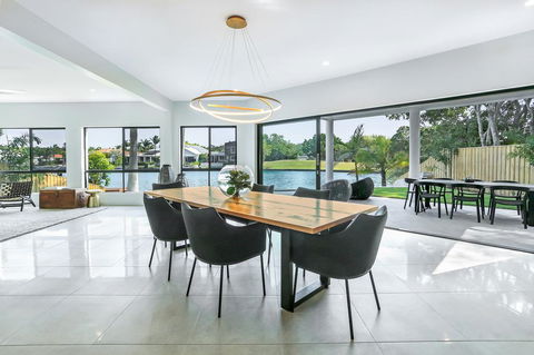 Waterfront Wonder, Noosa Waters - Maitland Accommodation 1