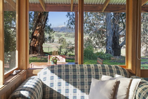 Bluegum Ridge Cottages - Maitland Accommodation 19