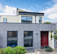 Apollo Bay Seal Apartments - Maitland Accommodation