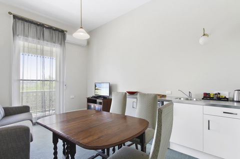 The Riversleigh - Maitland Accommodation 26