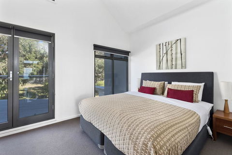 Beach And Reef - Maitland Accommodation 6