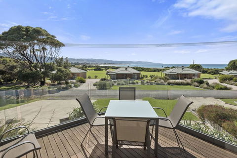 Beach And Reef - Maitland Accommodation 1