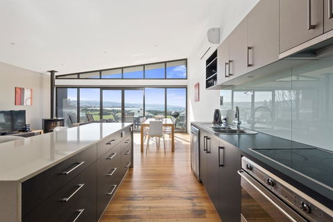 Beach And Reef - Maitland Accommodation 3