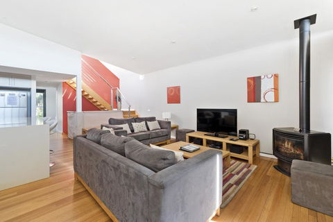 Beach And Reef - Maitland Accommodation 2