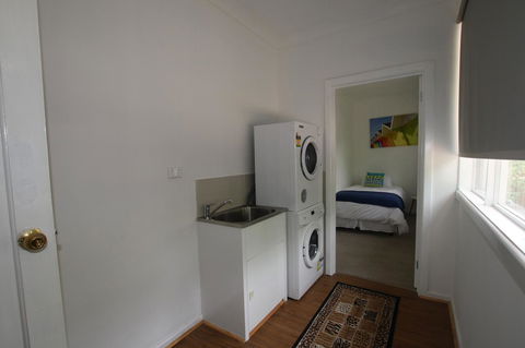 A Stroll Away - Maitland Accommodation 9