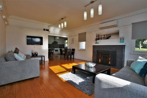 A Stroll Away - Maitland Accommodation 0