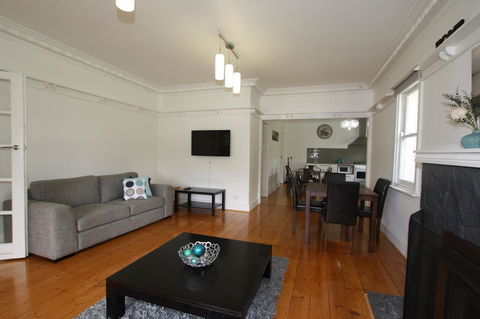 A Stroll Away - Maitland Accommodation 2