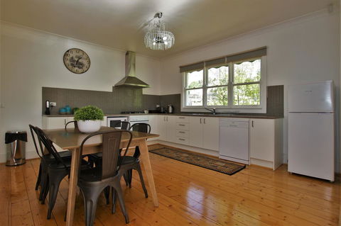 A Stroll Away - Maitland Accommodation 3