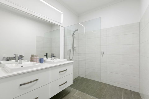 Tidal Changes - Rejuvenate Stays - Maitland Accommodation 7