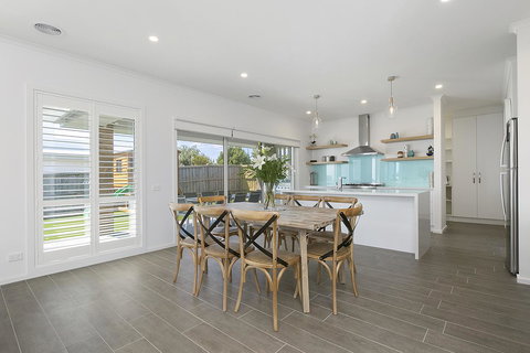 Tidal Changes - Rejuvenate Stays - Maitland Accommodation 1