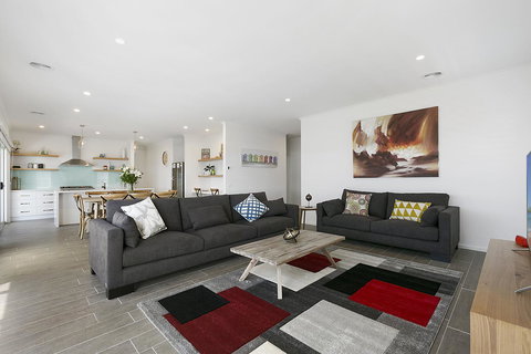 Tidal Changes - Rejuvenate Stays - Maitland Accommodation 2