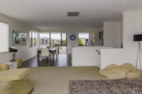 1 Pebble Place - Maitland Accommodation 4