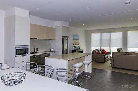 Torquay Golf Retreats - Pool, Beach, Tennis, Golf - Maitland Accommodation 1