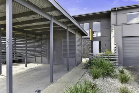 Torquay Golf Retreats - Pool, Beach, Tennis, Golf - Maitland Accommodation 4