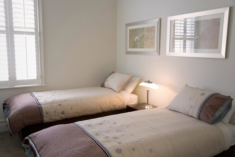 Sabina On Little Myers - Maitland Accommodation 10