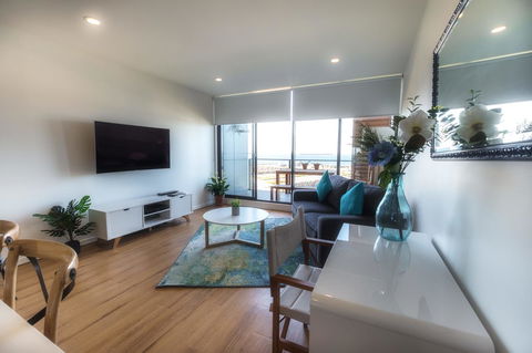 Waterfront Apt 234 Marinaquays - Maitland Accommodation 9