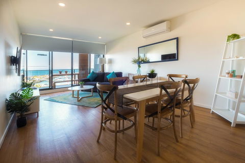 Waterfront Apt 234 Marinaquays - Maitland Accommodation 17