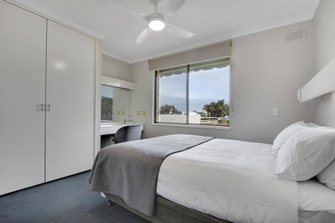Hybiscus Waterfront Apartments - Maitland Accommodation 14