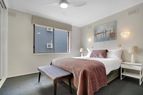 Hybiscus Waterfront Apartments - Maitland Accommodation 13