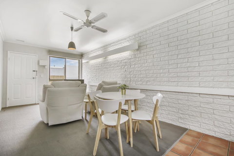 Hybiscus Waterfront Apartments - Maitland Accommodation 26