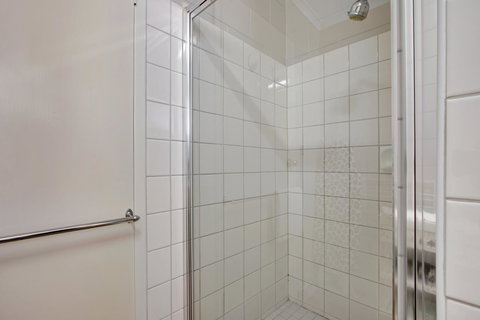 Hybiscus Waterfront Apartments - Maitland Accommodation 19