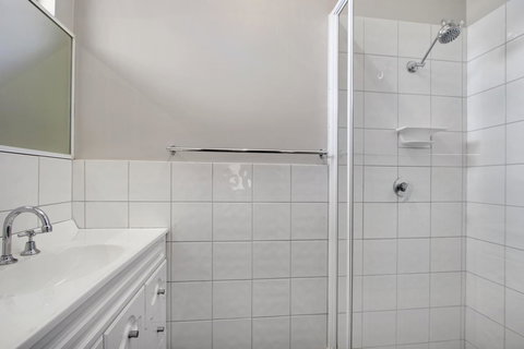 Hybiscus Waterfront Apartments - Maitland Accommodation 12