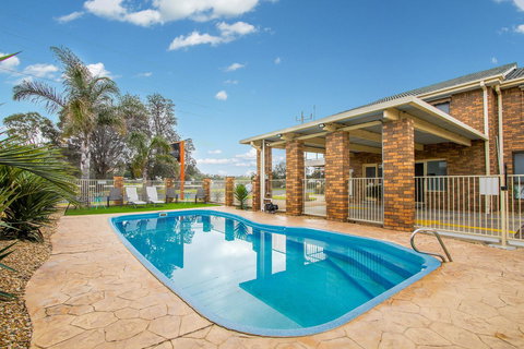 Hybiscus Waterfront Apartments - Maitland Accommodation 0