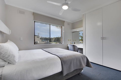 Hybiscus Waterfront Apartments - Maitland Accommodation 11