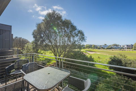 Stylish 3 Bedroom Townhouse - Free Parking - Maitland Accommodation 13