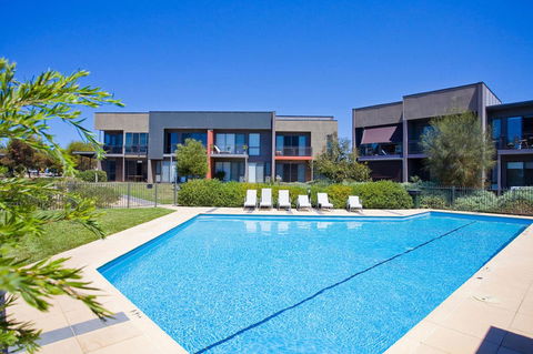 Stylish 3 Bedroom Townhouse - Free Parking - Maitland Accommodation 5