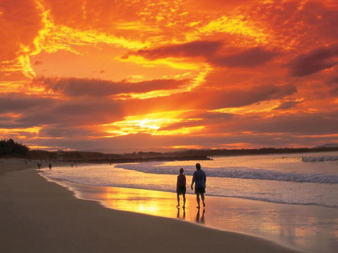 La Mer Sunshine Beachfront - Maitland Accommodation 12