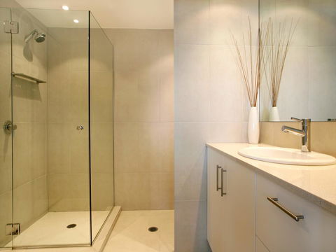 La Mer Sunshine Beachfront - Maitland Accommodation 23