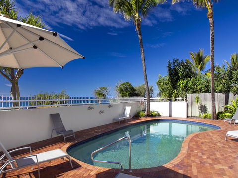 La Mer Sunshine Beachfront - Maitland Accommodation 1