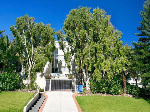 La Mer Sunshine Beachfront - Maitland Accommodation 14