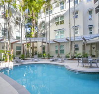 Emerald Noosa - Maitland Accommodation