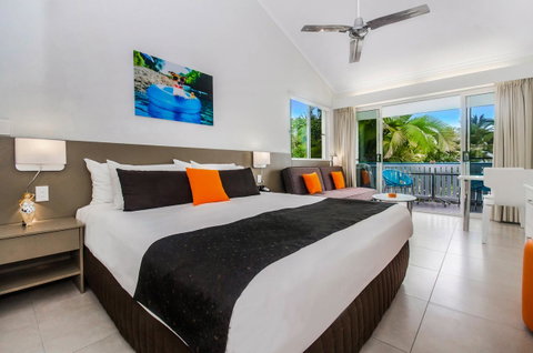 By The Sea Port Douglas - Maitland Accommodation 2