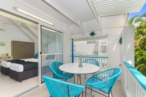 By The Sea Port Douglas - Maitland Accommodation 10