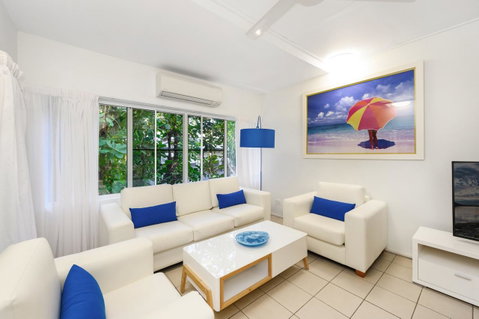 By The Sea Port Douglas - Maitland Accommodation 0