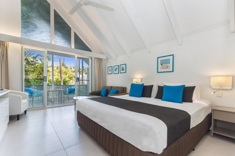 By The Sea Port Douglas - Maitland Accommodation 9