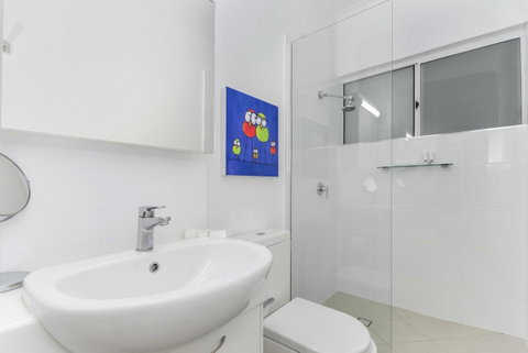 By The Sea Port Douglas - Maitland Accommodation 14