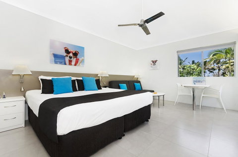 By The Sea Port Douglas - Maitland Accommodation 15