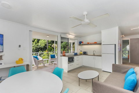 By The Sea Port Douglas - Maitland Accommodation 8