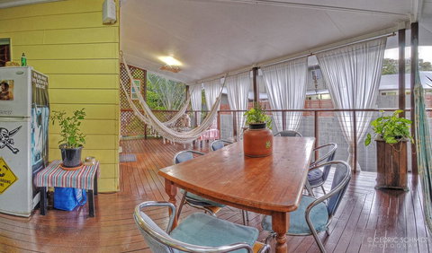 KiteSurf 1770 Beach House - Maitland Accommodation 10