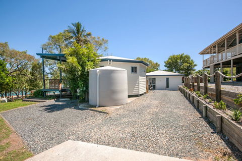 Sunset Cabins 1770 - Maitland Accommodation 7