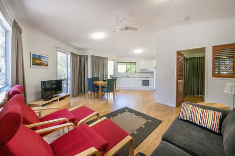 Sunset Cabins 1770 - Maitland Accommodation 5