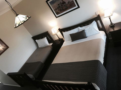 The Bearded Dragon Boutique Hotel - Maitland Accommodation 3