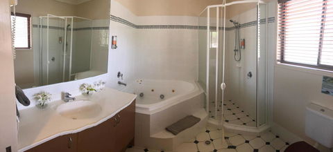 The Bearded Dragon Boutique Hotel - Maitland Accommodation 5