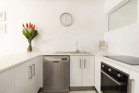The White House Port Douglas - Maitland Accommodation 10