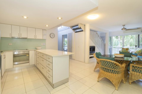 The White House Port Douglas - Maitland Accommodation 23